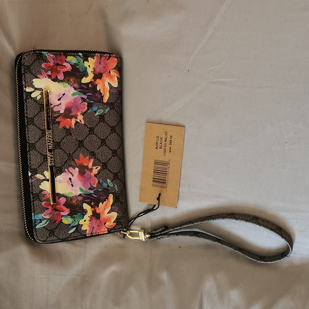 Steve Madden black logo wallet